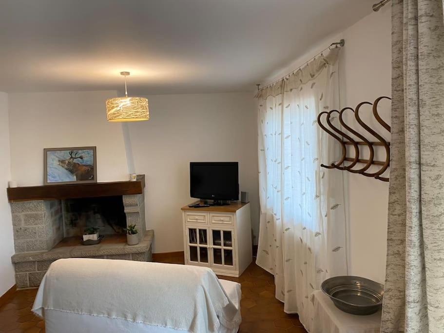 Logement Au Calme Pres D'Aurillac Sansac-de-Marmiesse Buitenkant foto